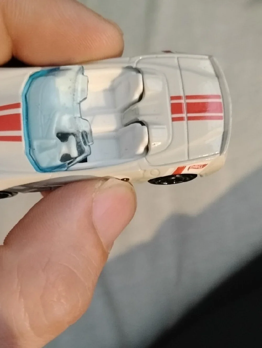 Hot Wheels 2014 Corvette Stingray With Blue Windshield